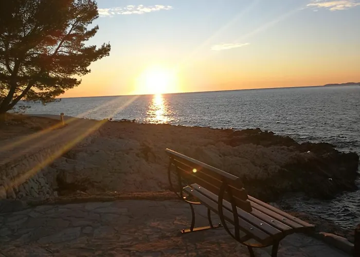 Semesterbostad House Kod Dide